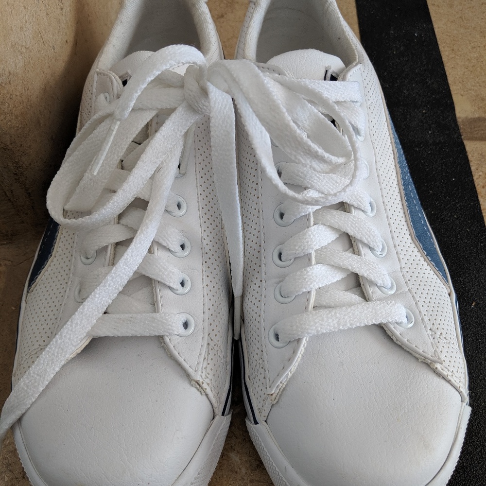 White Puma Sneakers - Sz 6.5